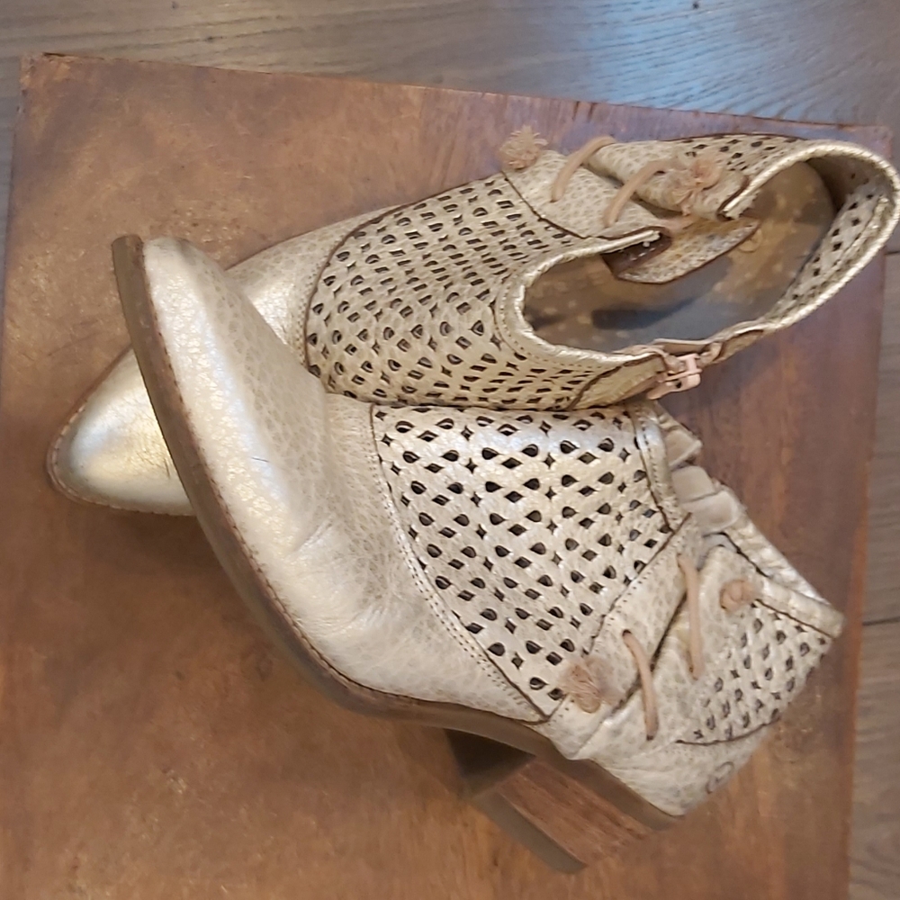 Unity in Diversity booties - Picture 4 of 4